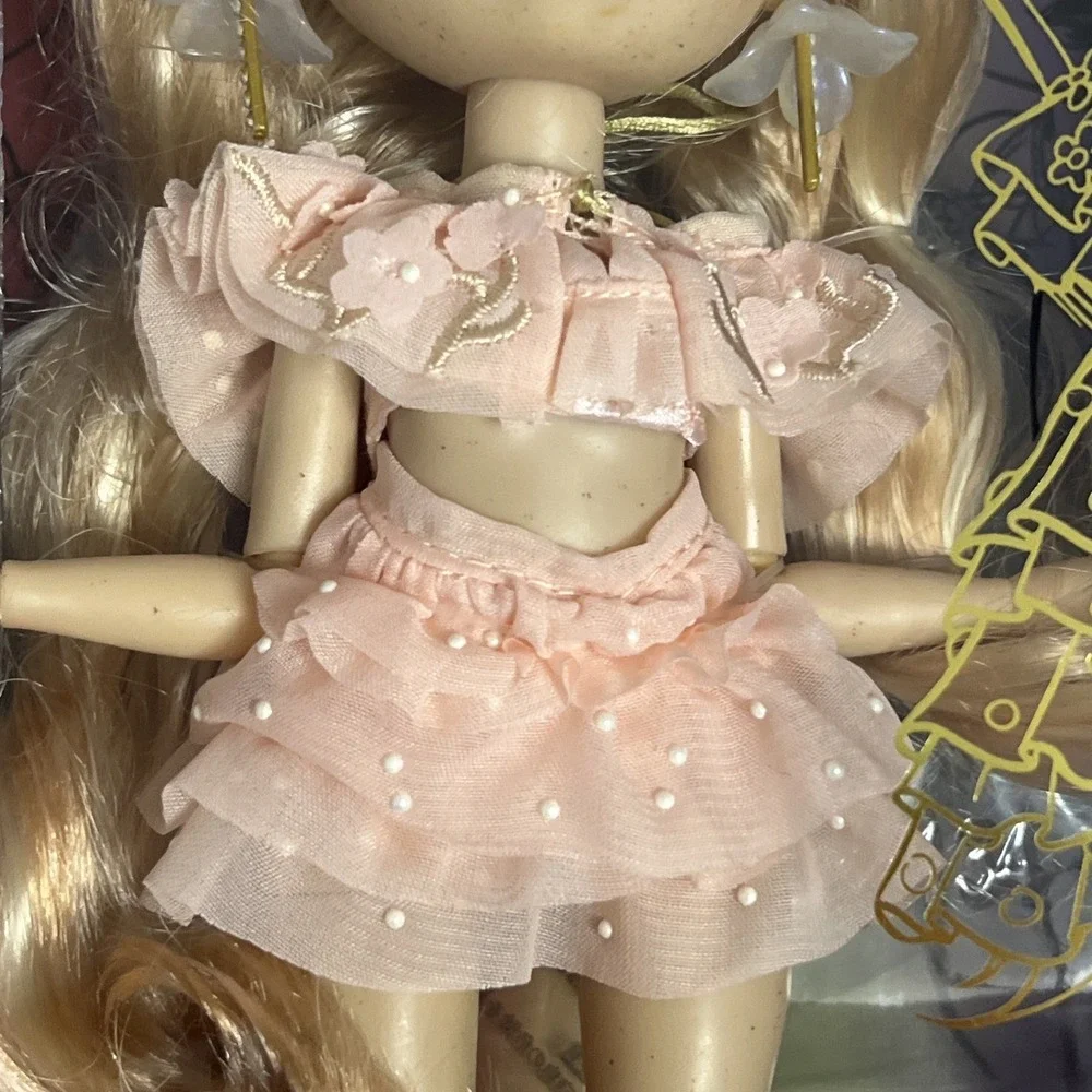 Rainbow High Victoria Whitman Fashion Doll Freckles 2022 With Accessories NIB